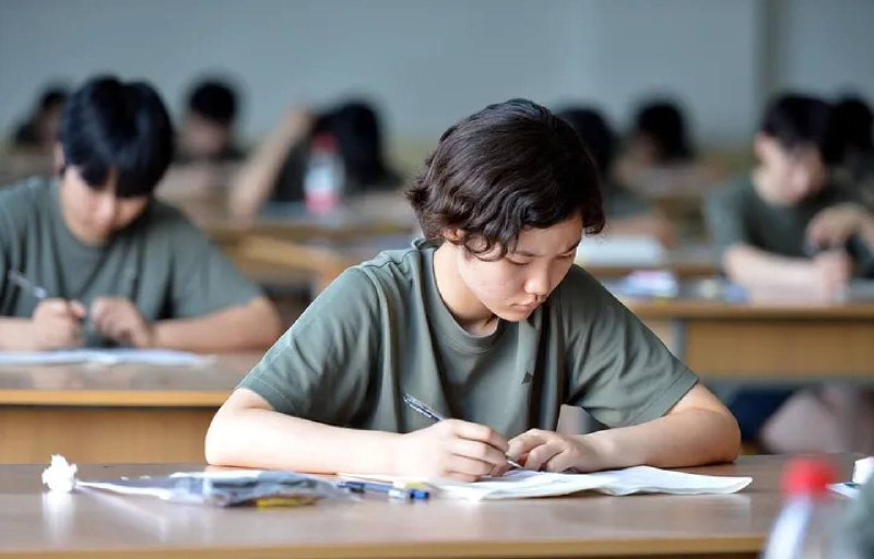 在当前国内教育竞争压力不断增大的背景下，教育焦虑问题日益凸显